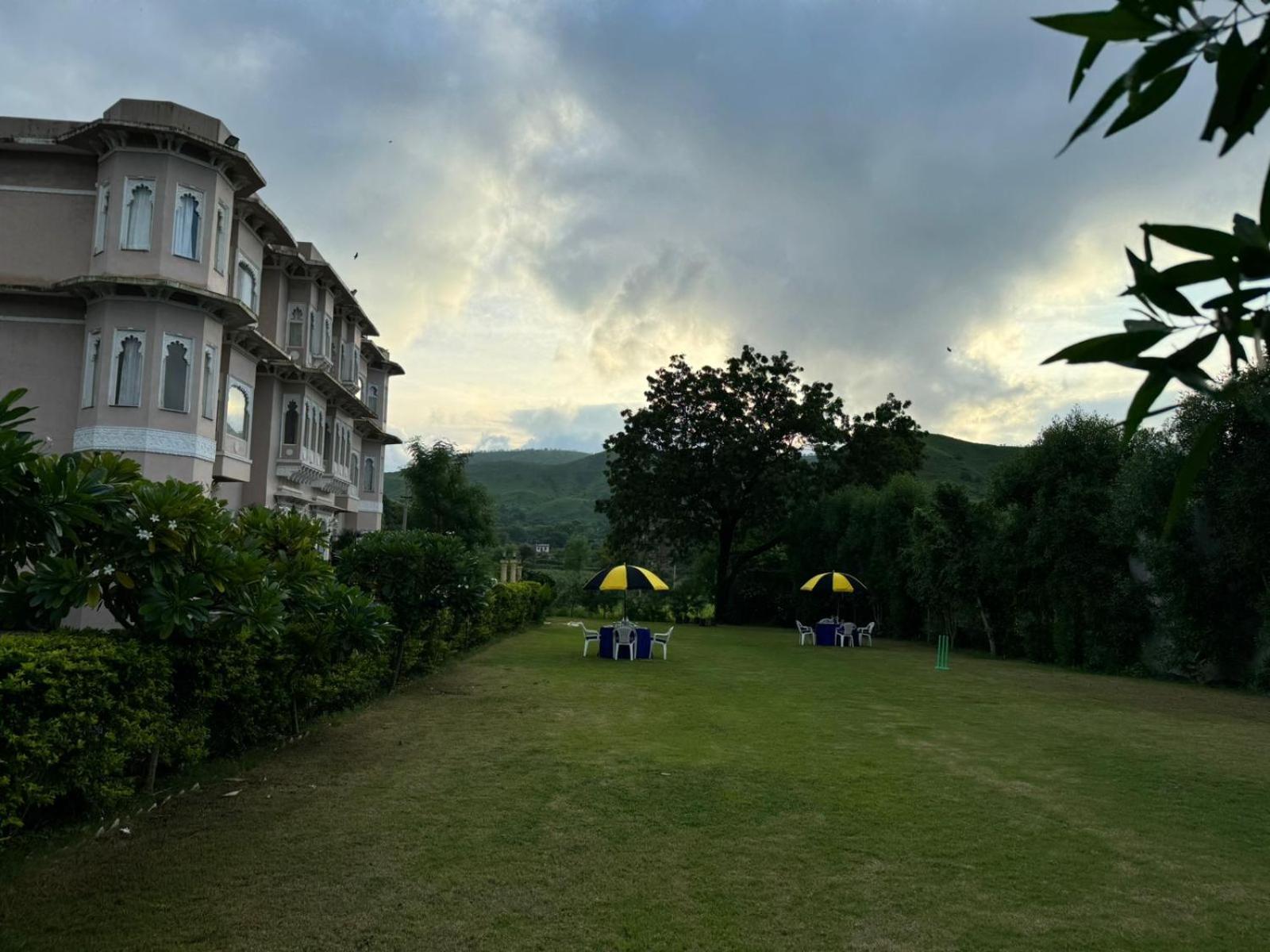 Jag Aravali Resort Udaipur By Naina Staycation - Best For Corporate Events - Family Resort - Swimming Pool - Gardens Екстер'єр фото